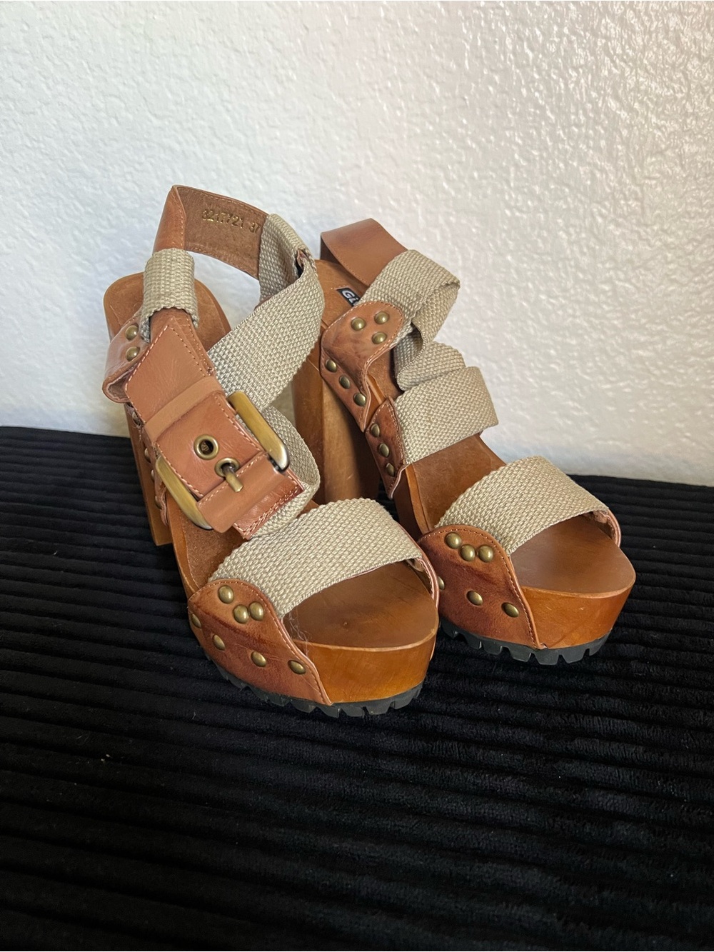 Givanno Vintage Wood Platform Sandals Brown Leather Studded Strappy Lug Sole